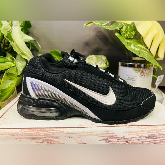 Men’s Nike MatchAir Torch 3 Athletic Shoes - Picture 1 of 8